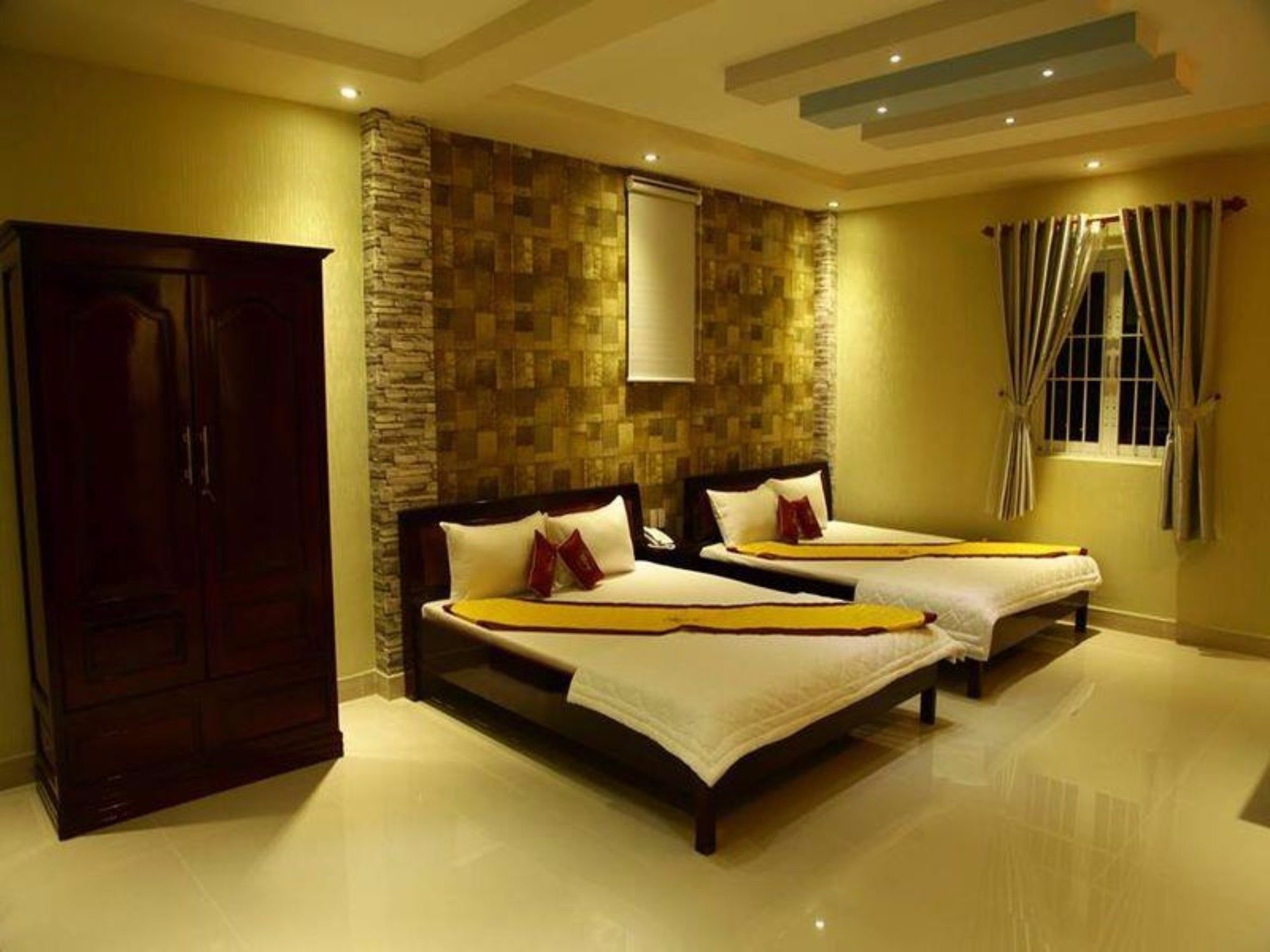 Minh Kieu Hotel My Tho Exterior photo