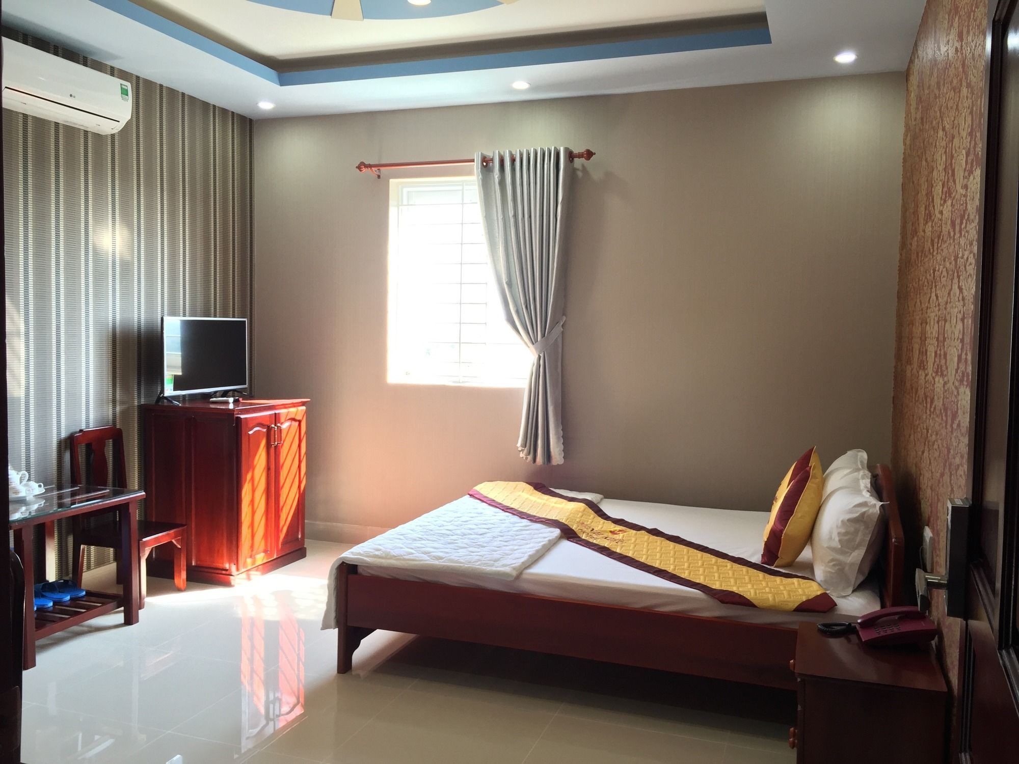 Minh Kieu Hotel My Tho Exterior photo