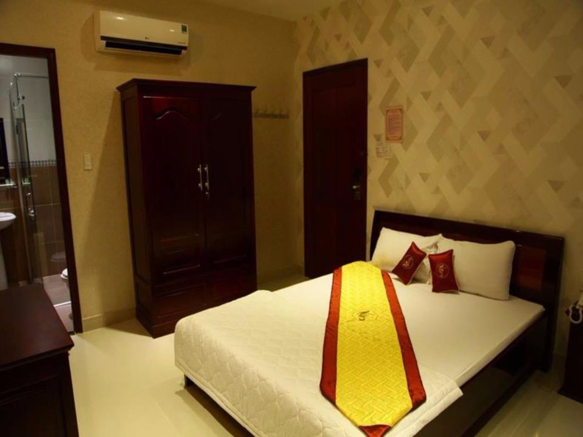 Minh Kieu Hotel My Tho Exterior photo