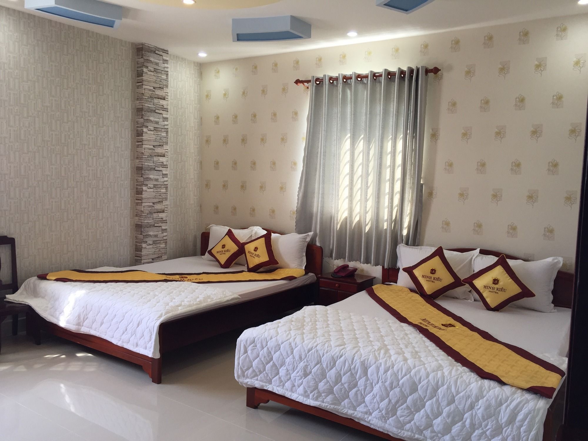 Minh Kieu Hotel My Tho Exterior photo