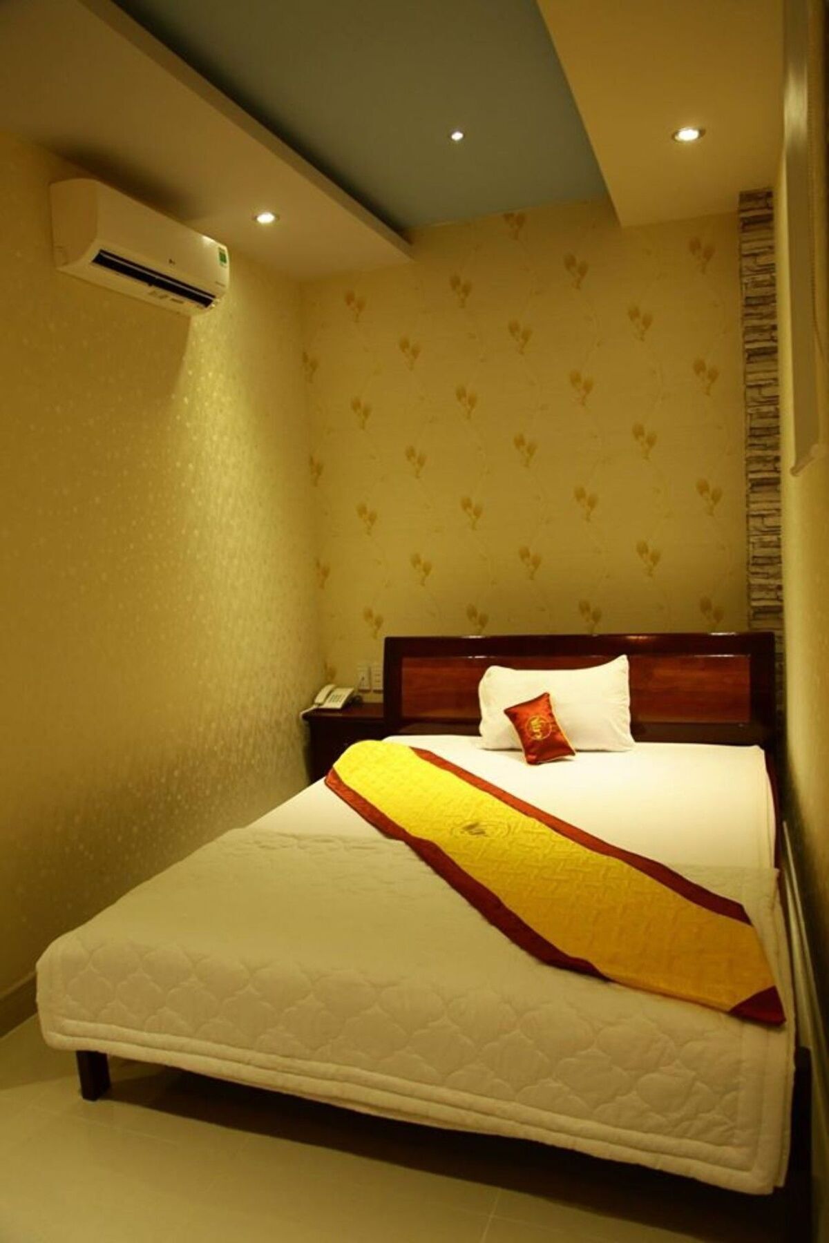 Minh Kieu Hotel My Tho Exterior photo